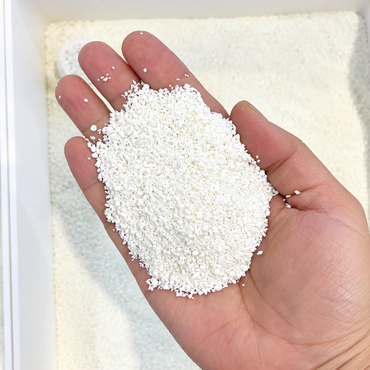 Litière de Manioc pour Litière Minérale au Sodium : Qu’est-ce qui la Rend Différente ?