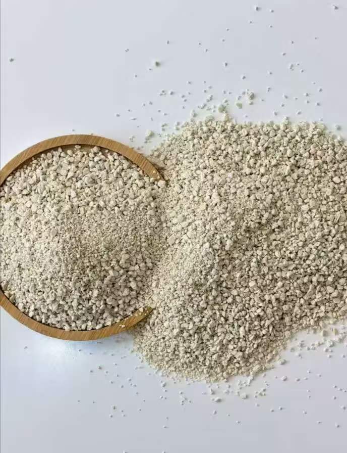 Comment la litière de bambou contrôle-t-elle naturellement les odeurs ?